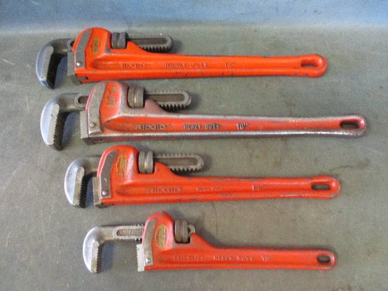 lot 13 image: Pipe Wenches