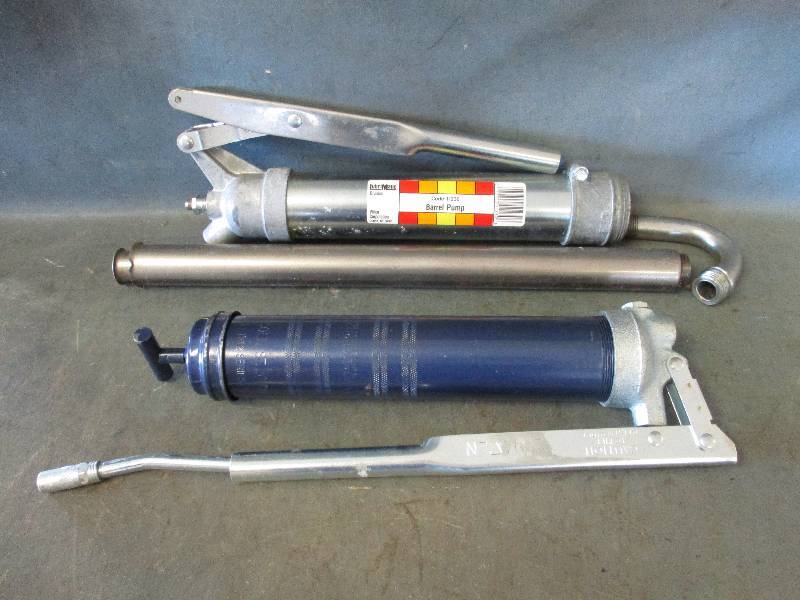 lot 15 image: Grease Guns