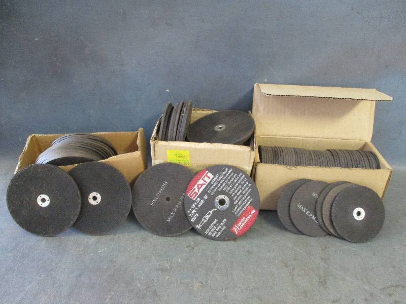 lot 34 image: Metal Cutting Discs