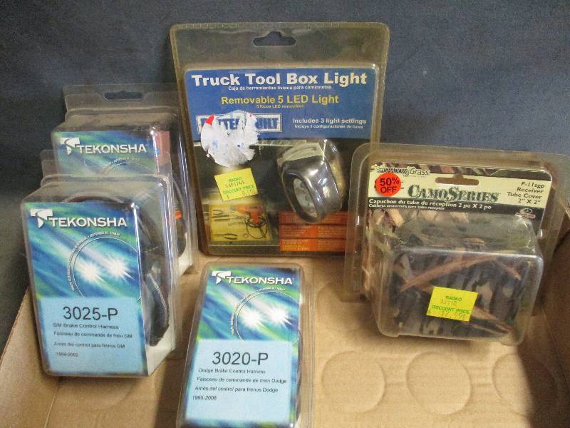 lot 72 image: Automotive Accesories
