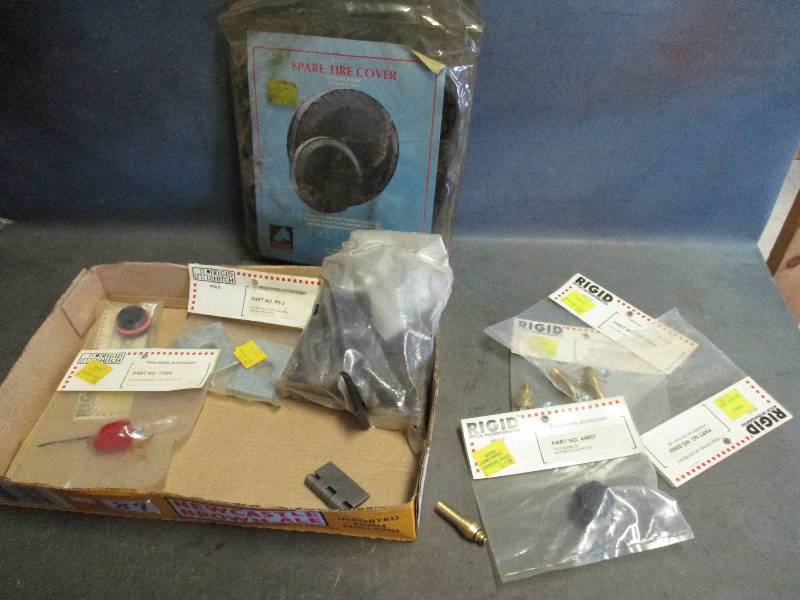 lot 89 image: Trailer Accessories