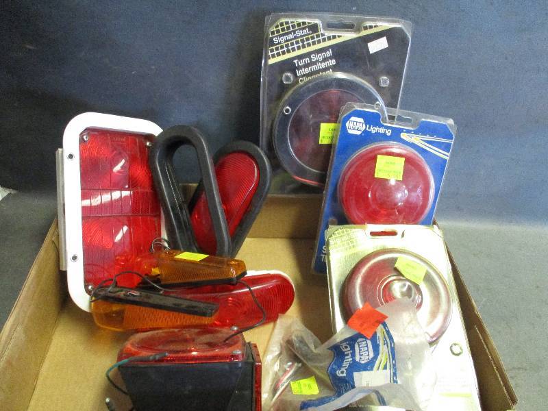 lot 91 image: Tail Or Turn Signal Lights