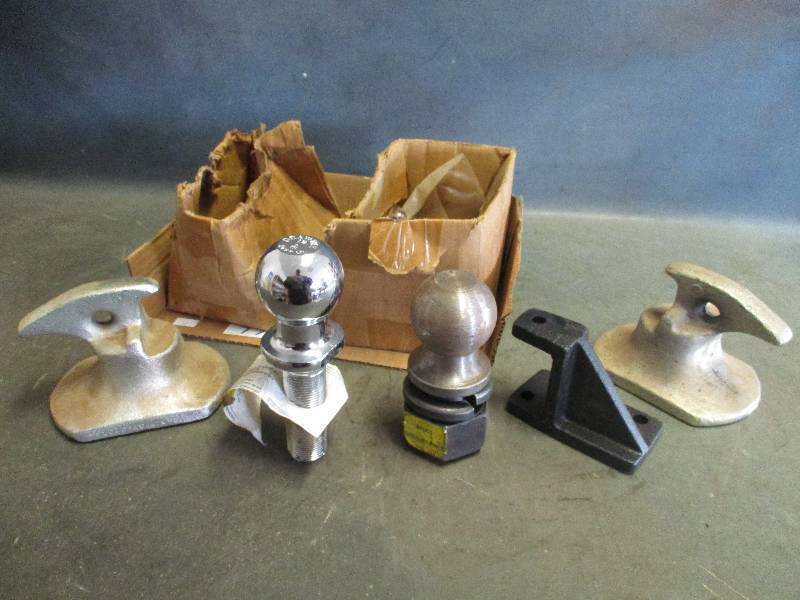 lot 97 image: Cargo Protector & Ball Hitches