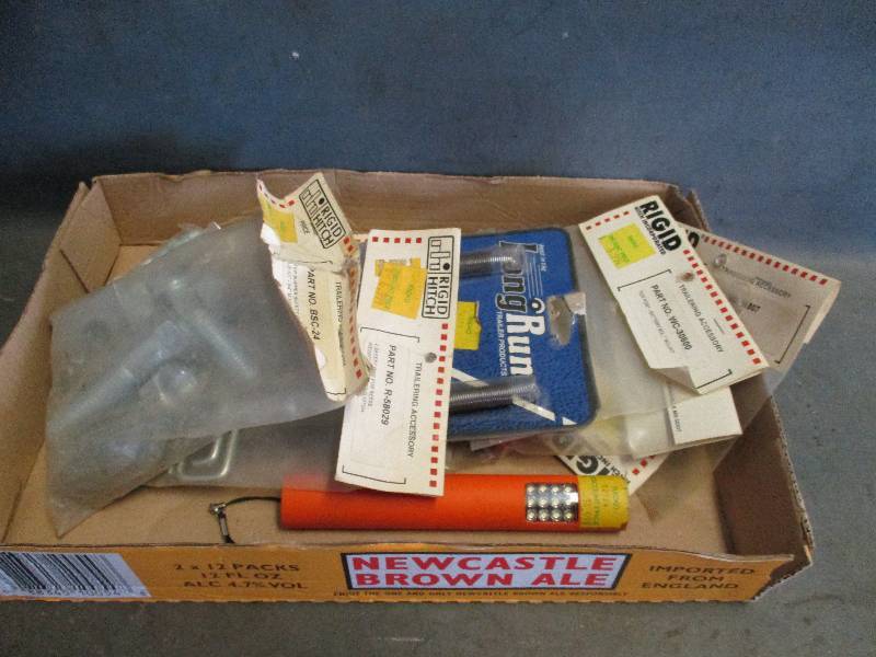 lot 115 image: Trailer Accessories