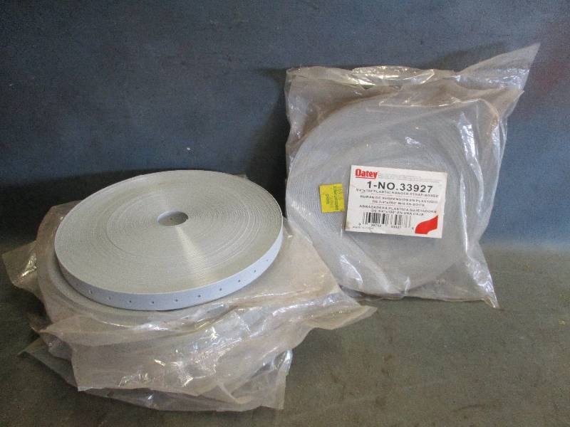 lot 124 image: Plastic Hanger Straps