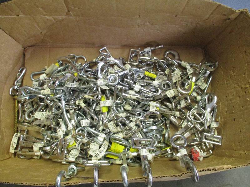lot 156 image: Box of Assorted Clips