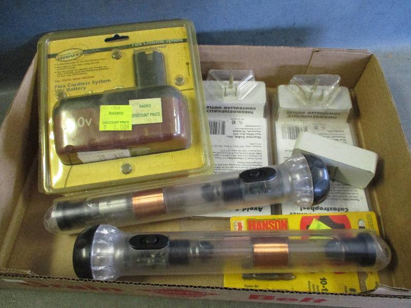 lot 165 image: Flashlights, Outlets & Tool Supplies