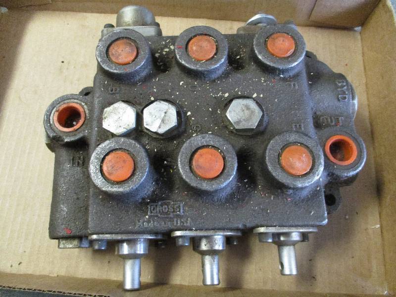 lot 166 image: Hydraulic Control Valve