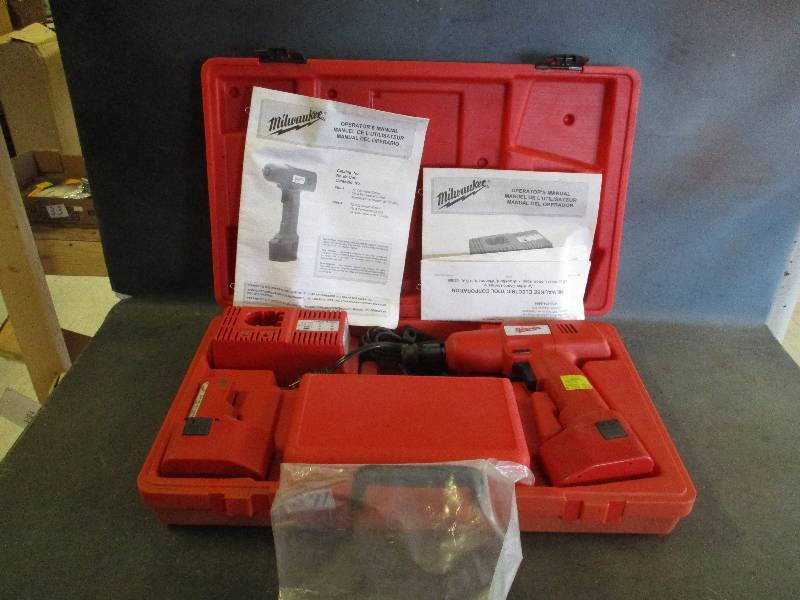 lot 168 image: Heavy Duty Milwaukee Cordless Tool