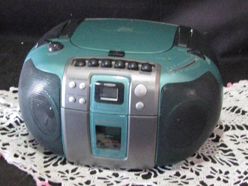 Radio wcassette & CD player