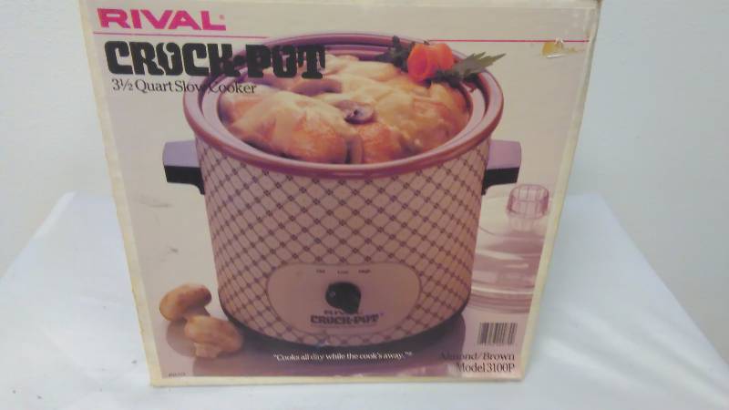 lot 99 image: VINTAGE 1970s RIVAL MODEL 3100 MB 3 12 QUART CERAMIC CROCKPOT IN EXCELLENT CONDITION