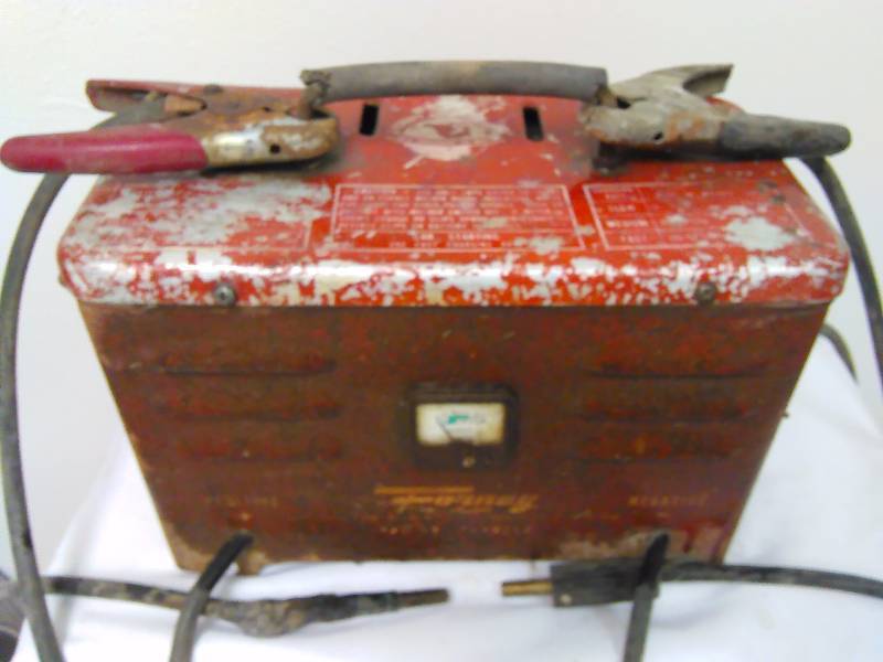 lot 7 image: Forney 12V Battery Welder, vintage