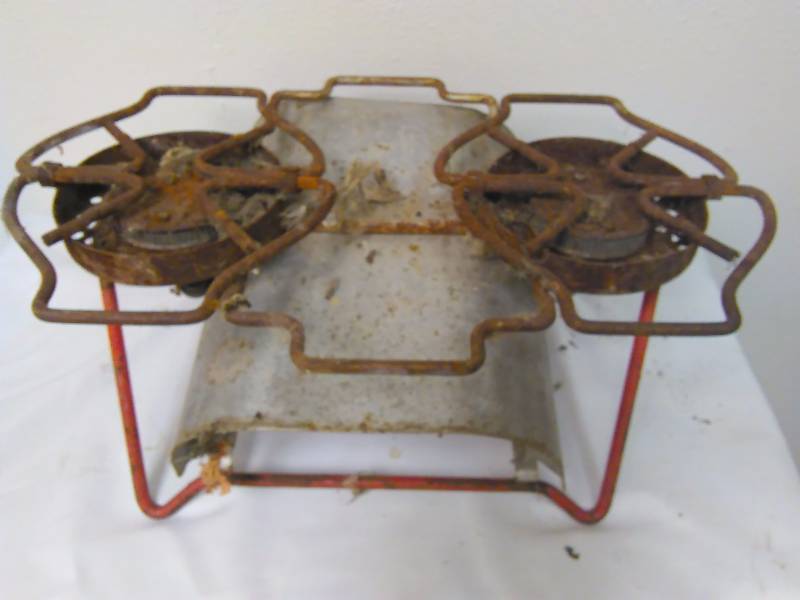 lot 33 image: Vintage Camp Stove, Collapsible, Portable, 2 burners