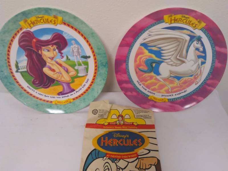 lot 46 image: 2 plates and Hercules bag from Mc Donalds - New (1997)