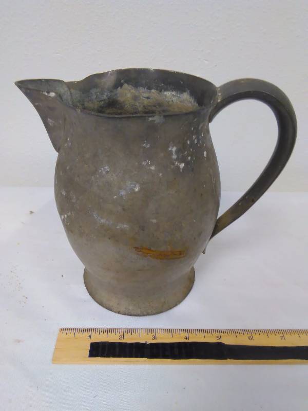 lot 58 image: Vintage Pewter Water Pitcher, Cornwall, 100% Pewter, 287