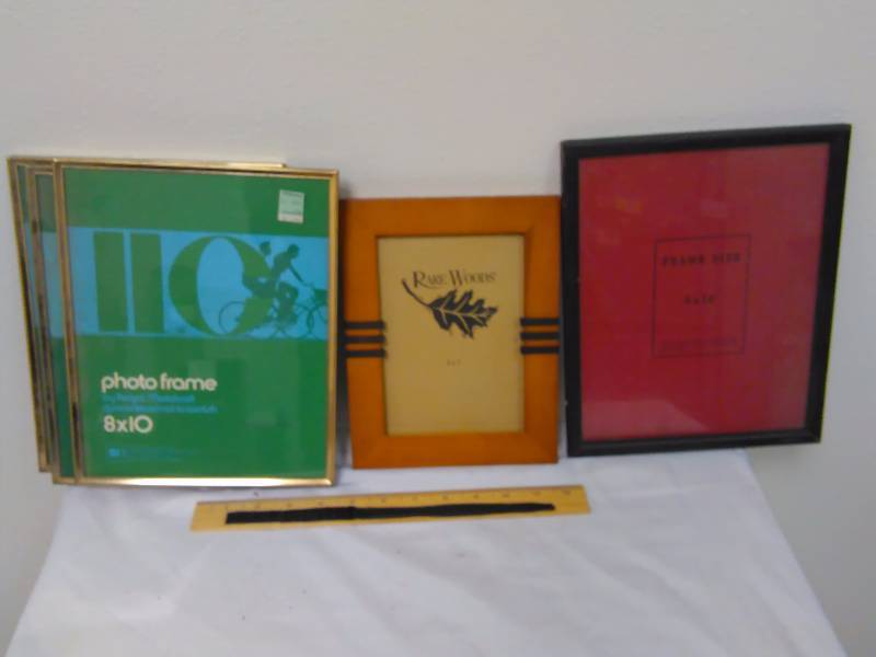 lot 63 image: Picture frames, wood and metal (5)