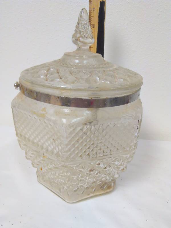 lot 74 image: Big Vintage Depression Glass Biscuit Jar Cookie Jar, Missing handle  needs cleaning, great condition, see pictures for details
