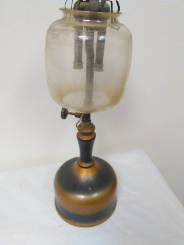 Vintage Coleman Mantle Lamp Model 129 made in the mid-1930's