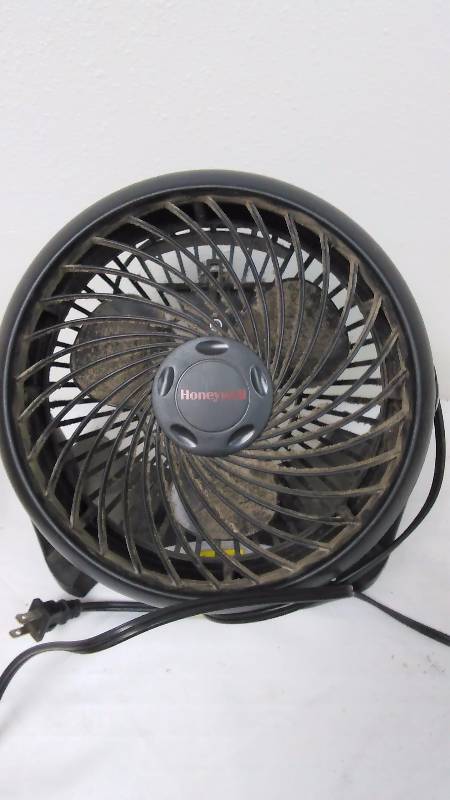 lot 114 image: Honeywell Fan, works, 10.5, 3 speed