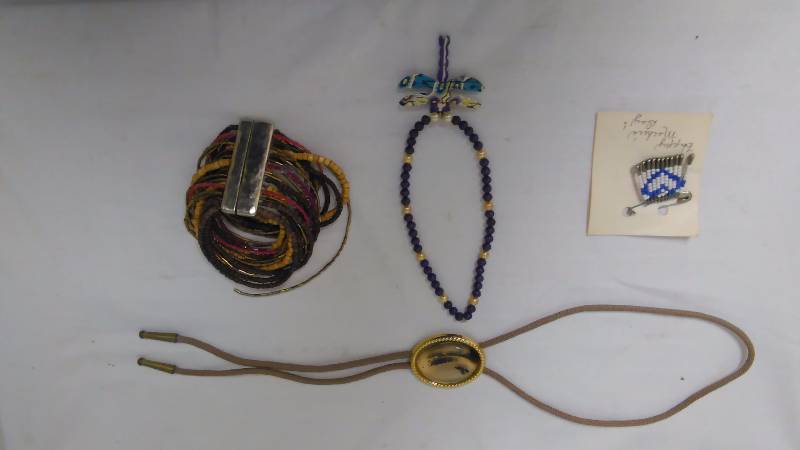 lot 118 image: Misc. Costume Jewelry