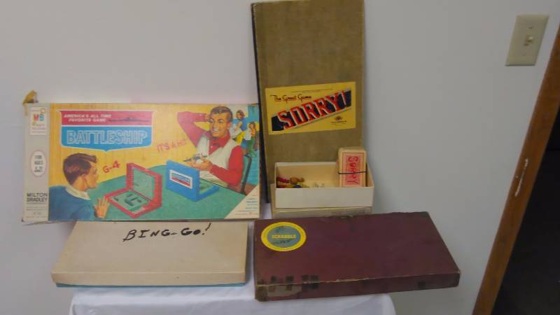 lot 121 image: VINTAGE GAMES (4) 1948 SCRABBLE, 1967 Battle Ship, Bingo, Sorry (Circa 1950)
