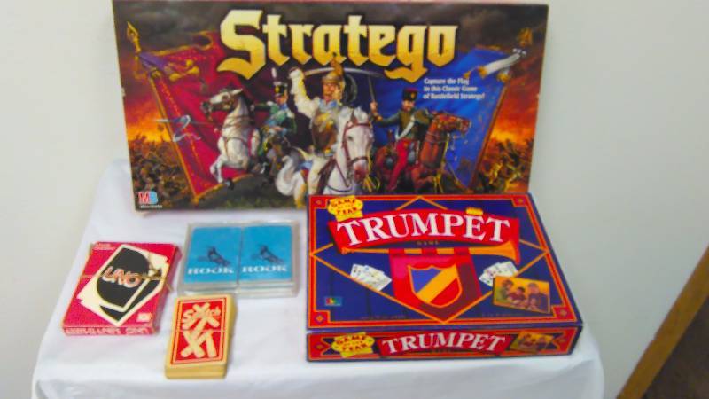 lot 122 image: Board Games (5) One Vintage