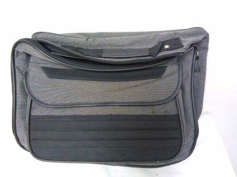 lot 128 image: 2 pc Weekend  Overnight bag with toiletry bag, new