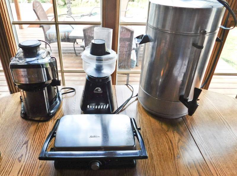 lot 45 image: electrical kitchen counter appliances
