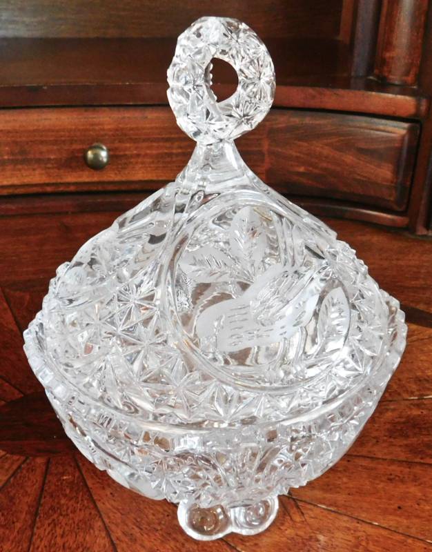 lot 19 image: footed crystal candy dish