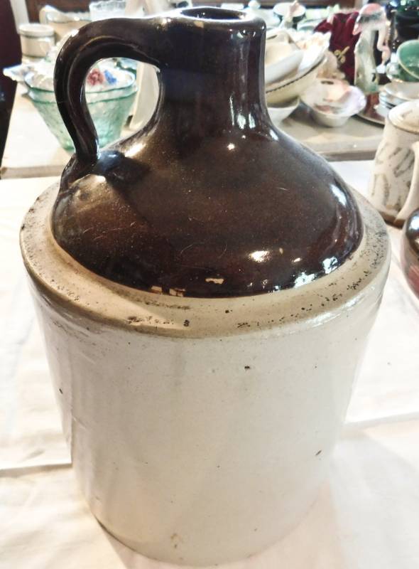 lot 72 image: 1 gallon white crock jug brown top