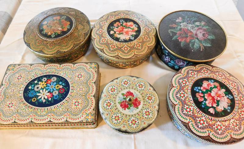 lot 81 image: vintage fancy tins