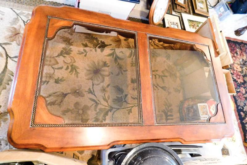 lot 85 image: coffee table 2 beveled glass pieces