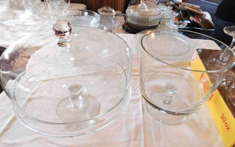 lot 95 image: cake stand and fruit bowl stand