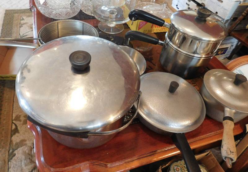 lot 96 image: table lot of stovetop cookware