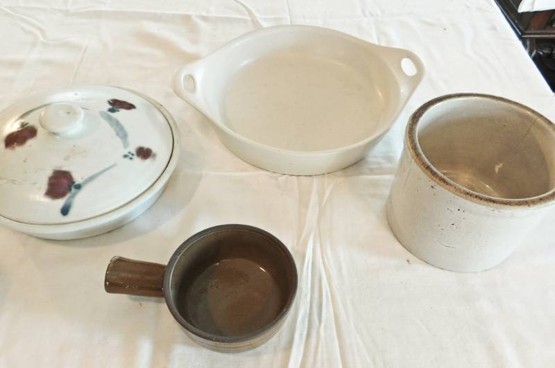 lot 103 image: very nice pottery items