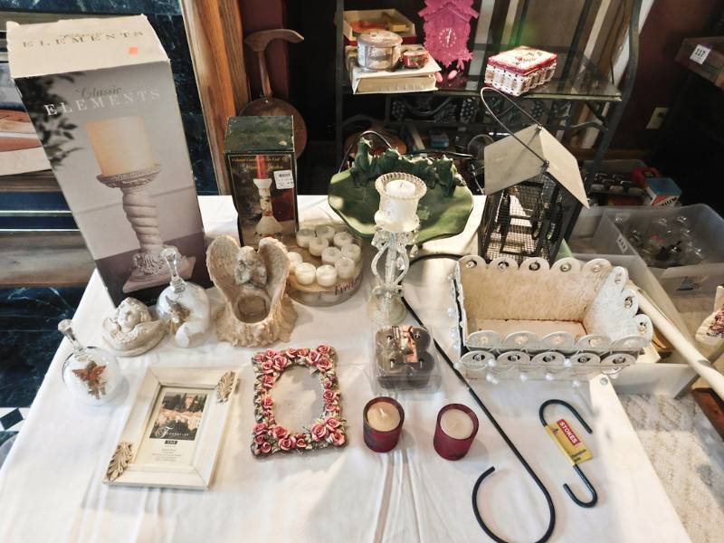 lot 122 image: candles frames and more