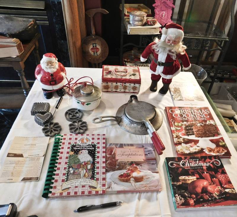 lot 124 image: Scandanavian Christmas cookware