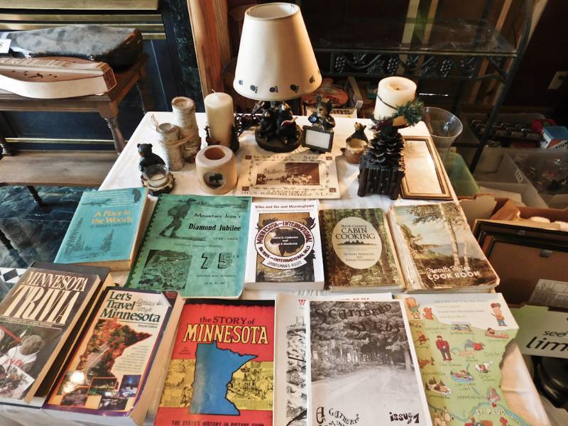 lot 126 image: Northwoods Minnesota table lot