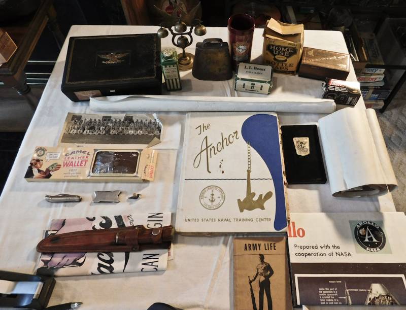 lot 119 image: group of manly items