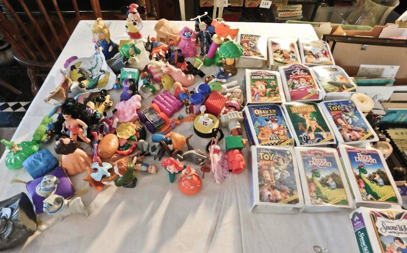 lot 133 image: More disney and other characters