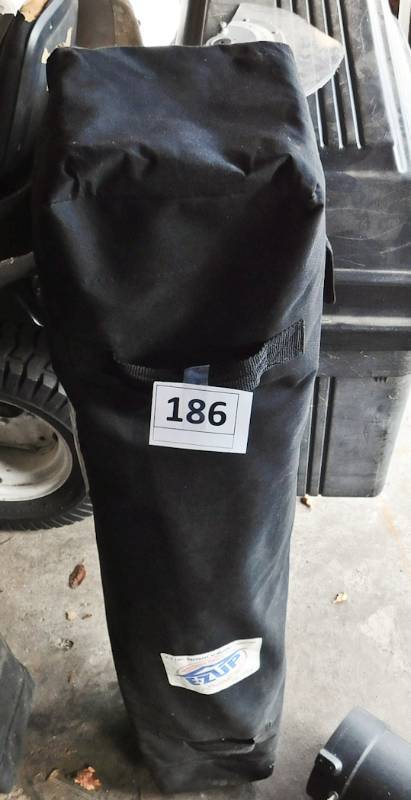 lot 186 image: EZ UP Shelter