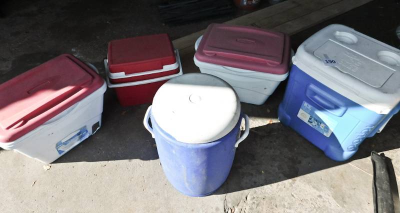 lot 190 image: 5 coolers