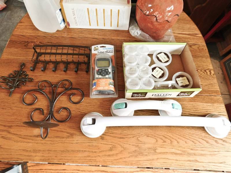lot 192 image: useful household items