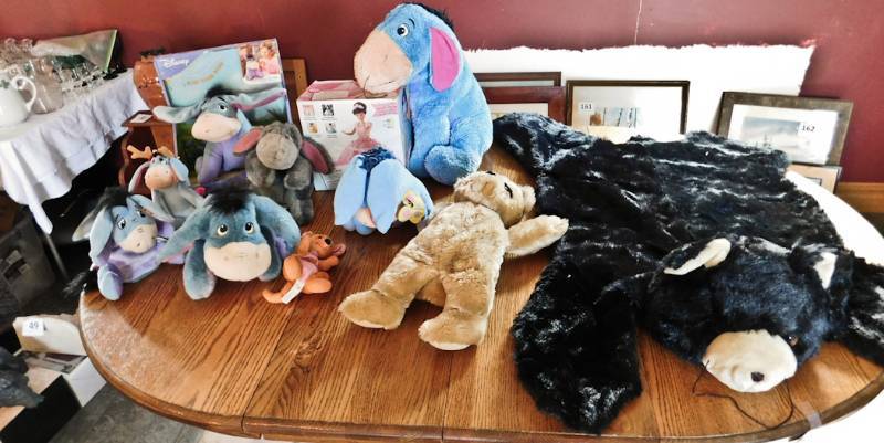lot 195 image: Lot of Eeyore and more
