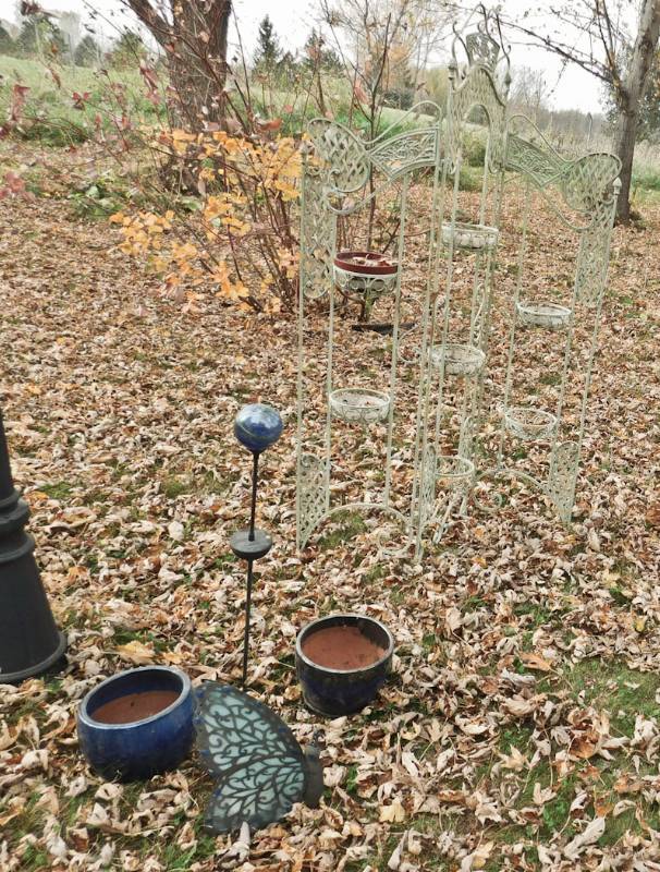 lot 205 image: garden art planters