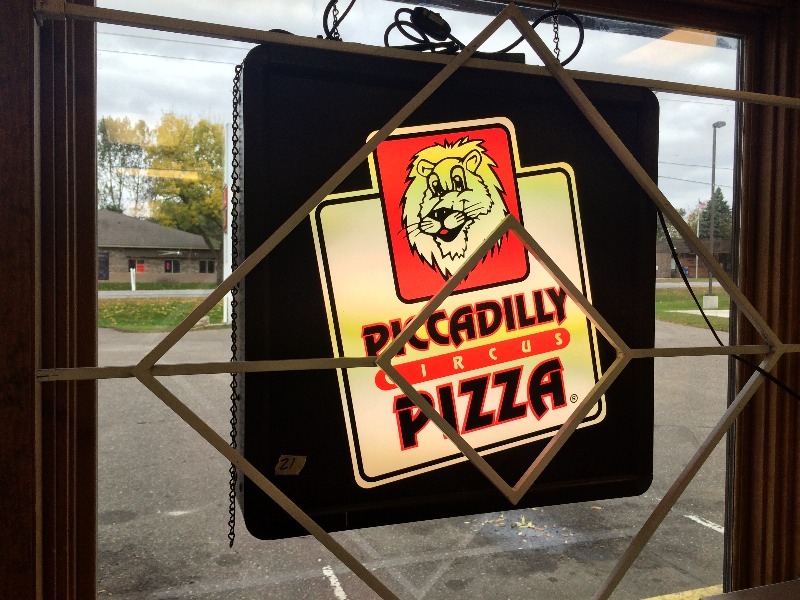 lot 21 image: Lighted Sign   24 x 24    Works Fine