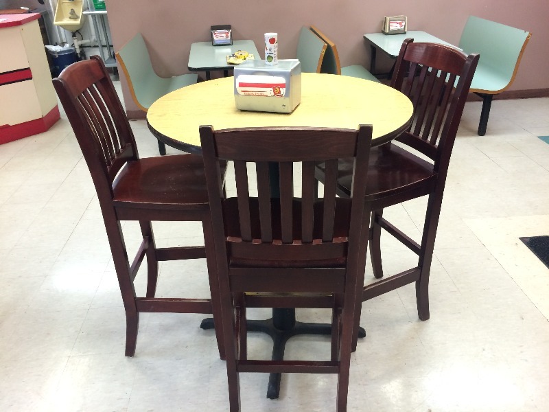 lot 34 image: 36 Hightop Table and 3 chairs  - no contents   lot of 4