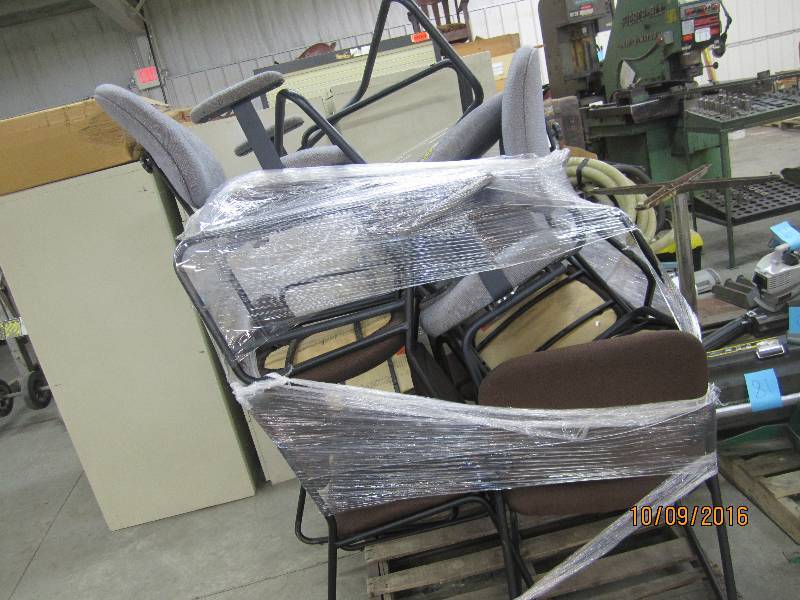 Lot of 11 reception chairs...