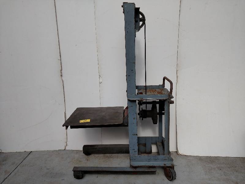 lot 16 image: Die Cart, 1000 lb. Capacity, 24 x ...