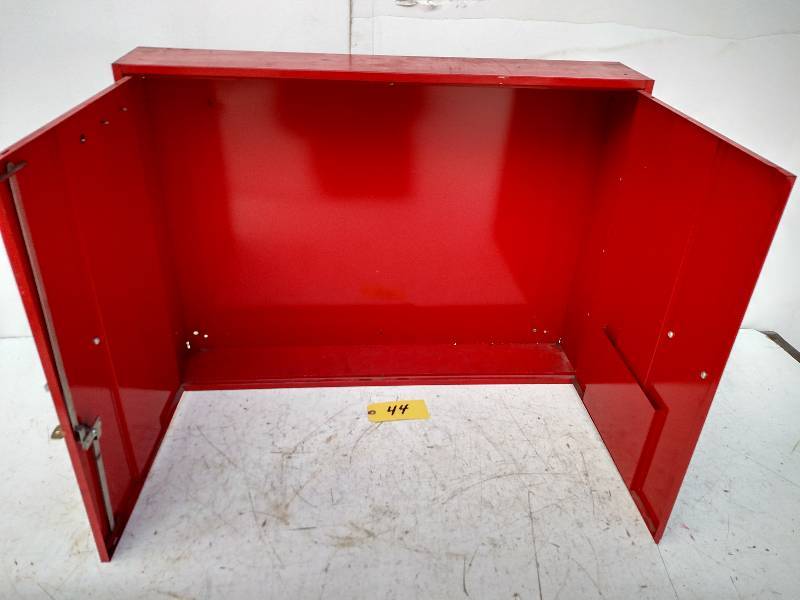 lot 44 image: Snap-On Cabinet with Key, 34 x 25...
